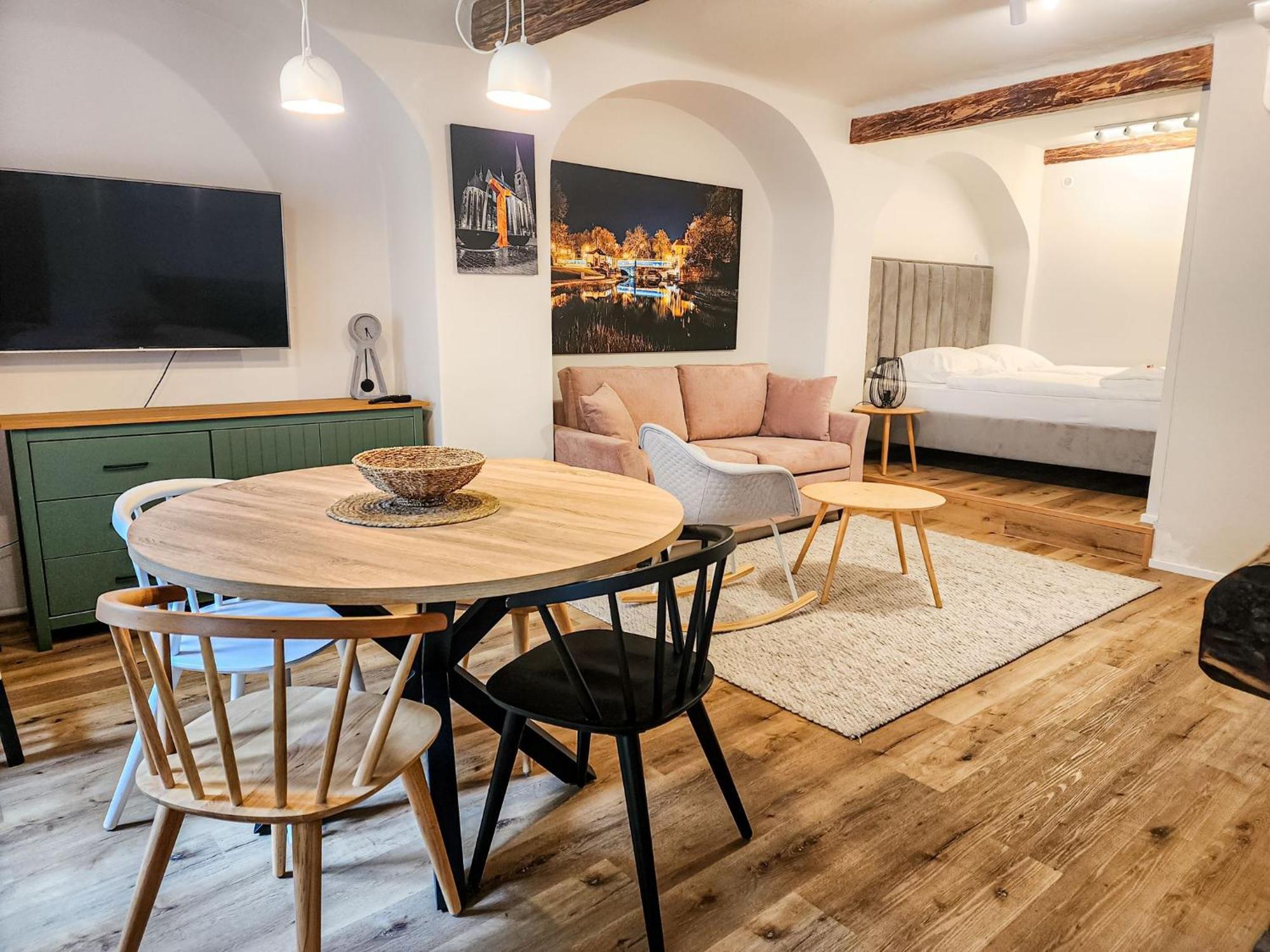 Apartmany Rangifer Plzen Ngoại thất bức ảnh